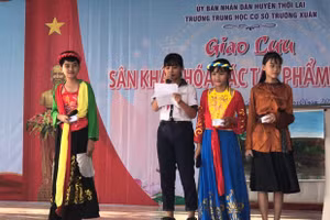 Sân khấu hoá tiết học Ngữ văn tại trường học ở Cần Thơ.