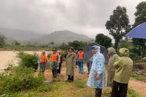 Lực lượng chức năng đang mở rộng phạm vi tìm kiếm 2 vợ chồng mất tích.