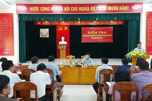 Đoàn công tác của Bộ GD&ĐT kiểm tra, đánh giá kết quả xóa mù chữ tại Quảng Bình năm 2022.