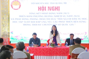 Bà Dương Thị Hải Yến, Chủ tịch Hội Khuyến học tỉnh Quảng Trị khái quát những kết quả nổi bật trong công tác khuyến học năm 2023.