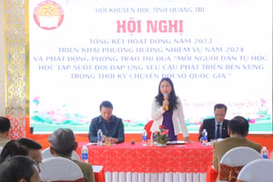Bà Dương Thị Hải Yến, Chủ tịch Hội Khuyến học tỉnh Quảng Trị khái quát những kết quả nổi bật trong công tác khuyến học năm 2023.