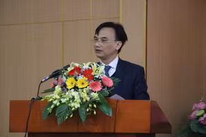 Vụ trưởng Vụ Tổ chức Cán bộ, Bộ GD&ĐT, Nguyễn Viết Lộc phát biểu khai mạc hội nghị.