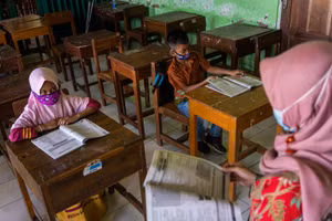 Trường học đóng cửa khiến tỷ lệ trẻ bỏ học tăng cao. Ảnh: INT.