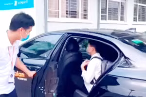 Sinh viên trường ĐH Công nghệ thông tin và Truyền thông (ĐH Thái Nguyên) được đưa về nhà miễn phí.