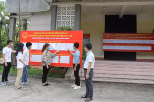 Trường ĐH Kỹ thuật công nghiệp (ĐH Thái Nguyên) hướng dẫn sinh viên tìm hiểu thông tin cuộc bầu cử đại biểu Quốc hội và HĐND các cấp