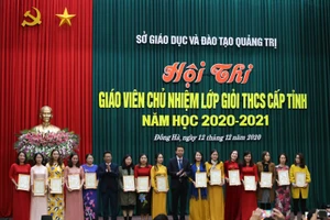 Giáo viên đạt giải tại hội thi "Giáo viên chủ nhiệm lớp giỏi THCS cấp tỉnh năm học 2020-2021 của Quảng Trị.