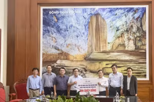 Tập đoàn Điện lực Việt Nam (EVN) ủng hộ lũ lụt tại Quảng Bình