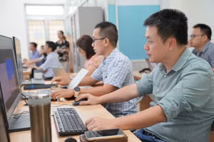 Giảng viên Trường ĐH Bách khoa và ĐH Sư phạm Kỹ thuật, ĐH Đà Nẵng tham gia khóa đào tạo thiết kế vi mạch. 