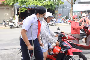 Một thí sinh bị tai nạn giao thông ngay trước kỳ thi diễn ra.