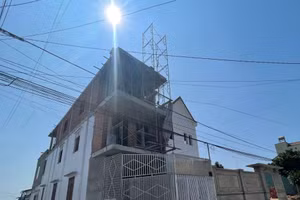 Ngôi nhà đang xây nơi xảy ra vụ việc.