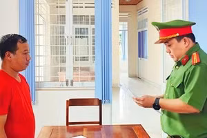 Nguyễn Tiến Đức bị khởi tố để điều tra về hành vi "Lạm dụng chức vụ, quyền hạn chiếm đoạt tài sản". Ảnh: CQCA