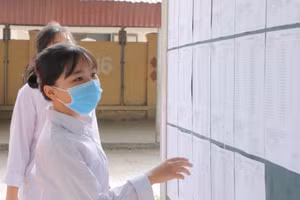 Kỳ thi tuyển sinh vào lớp 10 THPT của Hà Nội luôn được ví von là căng thẳng như thi đại học.