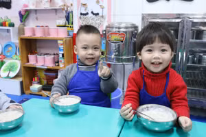 Trẻ mầm non tại Hà Nội sẽ được trở lại trường từ ngày 13/4. Ảnh minh họa: Khôi Nguyên.