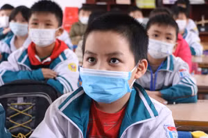 Học sinh nhiều tỉnh thành đang tới trường học trực tiếp đạt tỷ lệ cao thể hiện sự đồng thuận của phụ huynh với ngành giáo dục và chính quyền địa phương.