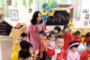 Cô Lê Kim Hằng là một trong những tấm gương tiêu biểu về tình yêu nghề, yêu trẻ và luôn gắn bó với trẻ thơ.