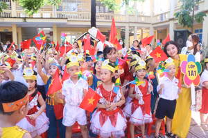 Cô trò cùng chung niềm hân hoan để sẵn sàng chào đón năm học mới 2022-2023. 