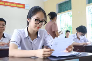 Các thí sinh tại Nam Định kết thúc ngày thi đầu tiên (7/7) với tâm trạng khá thoải mái.