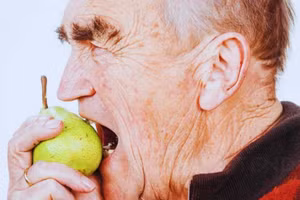 Ăn gì để hết cảm giác chướng bụng, đầy hơi? 