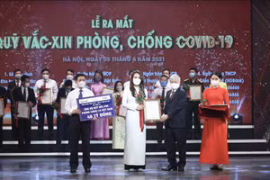 Tập đoàn TH, BAC A BANK trao tặng gần 3 triệu sản phẩm đồ uống cho tuyến đầu phòng chống COVID-19