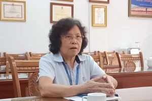 Bà Nguyễn Thị Hiền - Chủ tịch Hội đồng quản trị Trường Tiểu học Đoàn Thị Điểm - Hà Nội thông tin với báo GD&TĐ về sự việc.