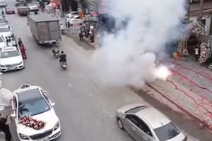 Hiện trường vụ đốt pháo tại một đám cưới ở huyện Sóc Sơn.