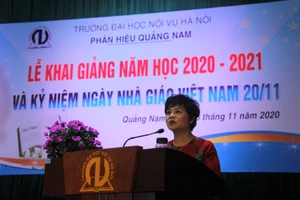 TS. Lê Thanh Huyền, Phó Hiệu trưởng Trường Đại học Nội vụ Hà Nội phát biểu tại lễ khai giảng năm học mới 2020 – 2021.