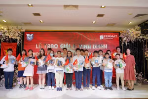 Lễ trao giải và vinh danh học sinh đạt giải tại các Kỳ thi Olympic trong nước và Quốc tế. 