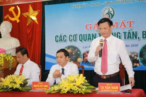 Ông La Văn Nam, Chủ tịch UBND huyện Lục Ngạn thông tin về Hội chợ Cam, bưởi và các sản phẩm đặc trưng năm 2020.