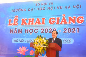 Bộ trưởng Bộ Nội vụ Lê Vĩnh Tân phát biểu tại Lễ khai giảng năm học mới của Trường Đại học Nội vụ Hà Nội.
