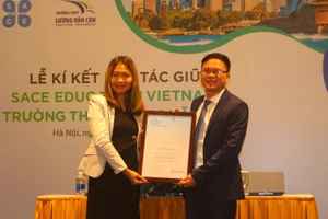 SACE Education Việt Nam ký kết hợp tác với trường THPT Lương Văn Can giảng dạy chương trình SACEi cho học sinh THPT tại Hà Nội.