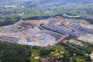 Khu bãi rác Nam Sơn nhìn từ trên cao. (Ảnh: IT)