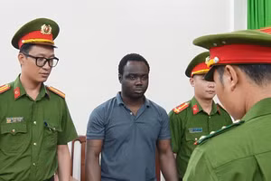 Okoye Christinan Ikechukwy, quốc tịch Nigeria, bị bắt về tội "Rừa tiền". (Ảnh: Công an TPHCM)