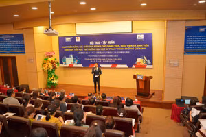 Buổi hội thảo - tập huấn phát triển năng lực giáo dục STEAM tại Trường Đại học Sư phạm TPHCM. Ảnh: NTCC