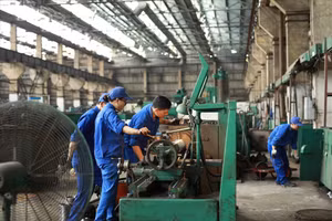 Việc tăng lương tối thiểu vùng hàng năm giúp người lao động có thêm thu nhập