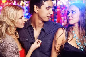 Tín hiệu "mười mươi" chứng tỏ chàng đang bắt cá hai tay