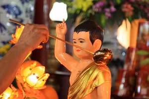 Bài văn khấn lễ Phật Đản, rằm tháng 4 tại nhà đầy đủ nhất