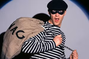 Truyện cười: Cướp cũng đáng!