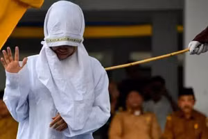 Truyện cười: Hình phạt ngoại tình