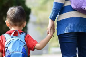 Những cách đơn giản giúp cha mẹ đối mặt với khủng hoảng tuổi 2-5 của trẻ