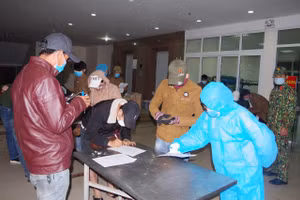 67 công dân từ Lào trở về được cách ly tại Ngân hàng TMCP Công Thương Việt Nam.