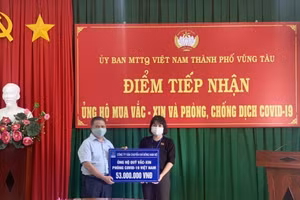 Công ty Vận chuyển Khí Đông Nam Bộ ủng hộ quỹ vắc-xin chống Covid-19