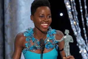 Lupita Nyong’o viên ngọc đen tỏa sáng nhờ tài năng và phong cách.