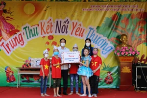 Trung thu kết nối yêu thương đến với học sinh khuyết tật, mồ côi Phú Thọ