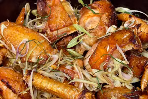 Bí quyết làm món gà rang giòn rụm, thơm lừng đến từng thớ thịt 