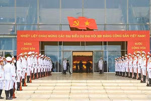 Lực lượng tiêu binh diễn tập triển khai đón các đoàn đại biểu. Ảnh: TTX