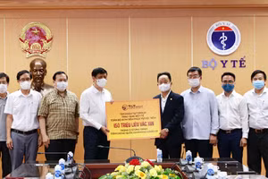 T&T Group tài trợ bơm tiêm cho chiến dịch 150 triệu liều vắc xin Covid-19