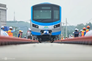 Đoàn tàu đầu tiên tuyến Metro Số 1 ra mắt tại depot Long Bình hồi tháng 10/2020. Ảnh: Hữu Khoa.