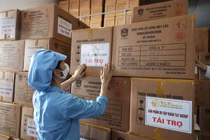 T&T Group “tiếp sức” 500.000 bộ bơm tiêm vắc-xin COVID-19 cho TP.HCM