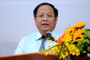 Ông Tất Thành Cang lúc còn đương chức. Ảnh: Huy Thịnh.
