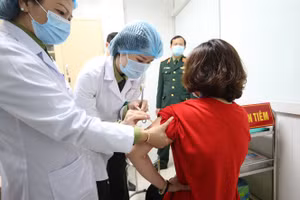 Tiêm vắc-xin Nano COVAX giai đoạn 2 cho người tình nguyện ảnh: như ý
